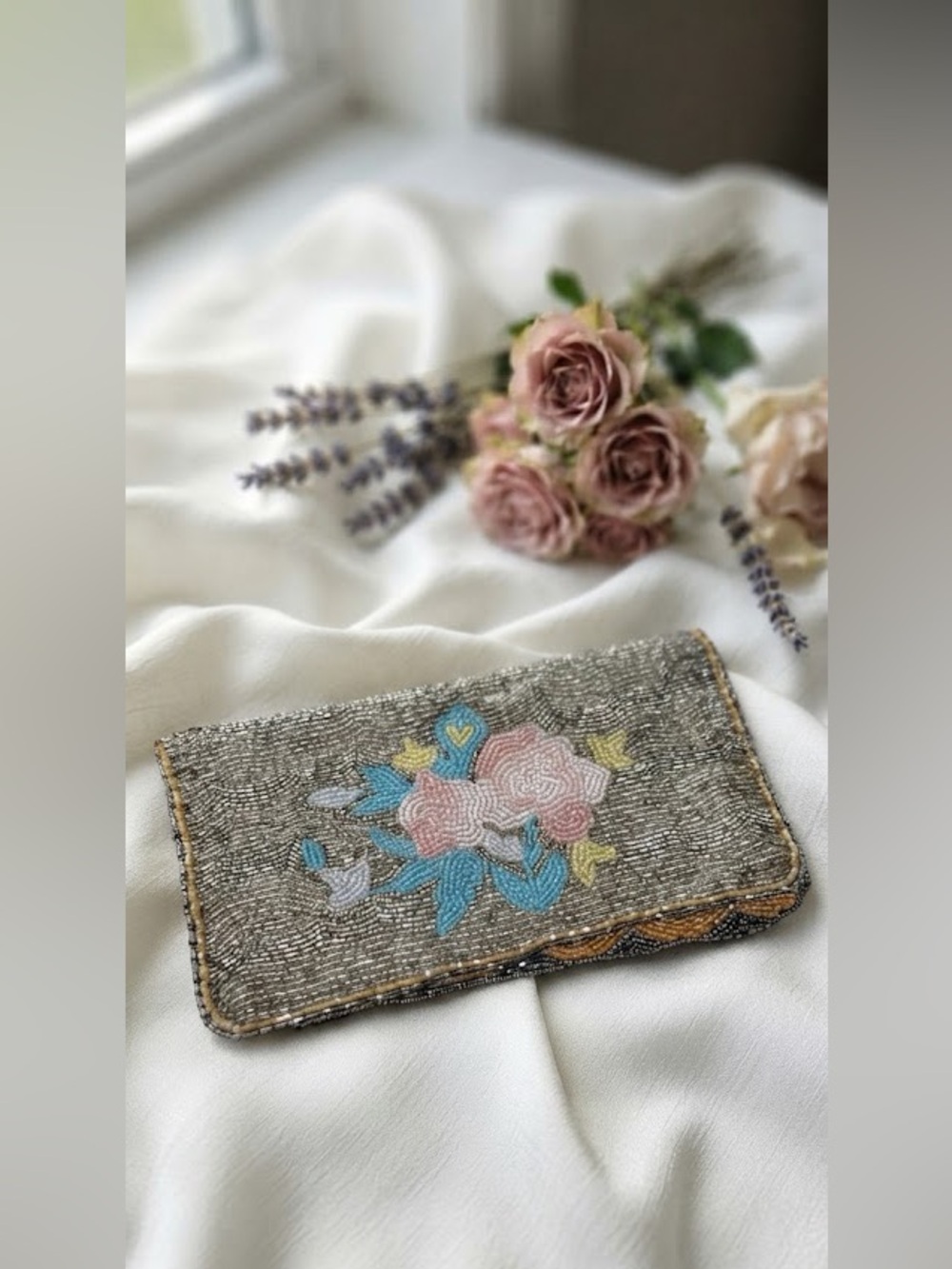 GORGEOUS BEADED FLORAL CLUTCH WALLET